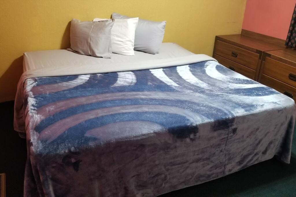 Hotel 5 Beds & 3 Baths Sleeps 11 Hotel Room Suite 102 Booking Stillwater Ngoại thất bức ảnh